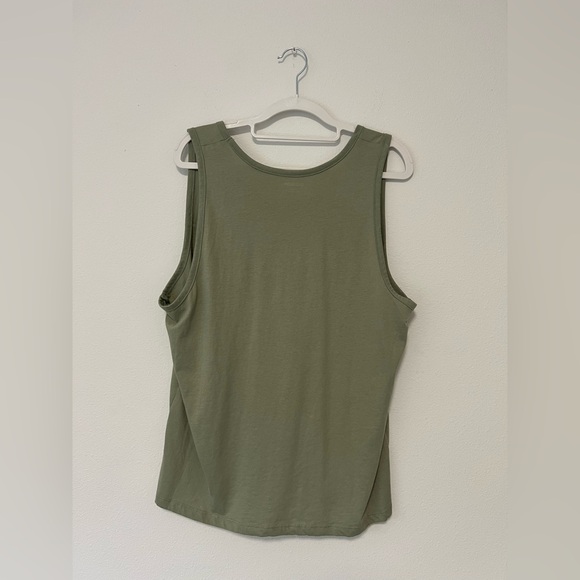 Old Navy Men’s Sage Green Soft-Washed Tank Top - Picture 4 of 6